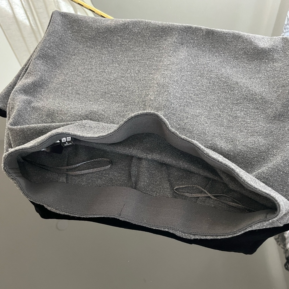 Uniqlo Classic Pencil Skirt - Picture 5 of 5